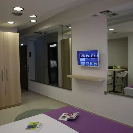 Aiolos Apartments Ermou 64 2Nd Floor Suites Athene Buitenkant foto